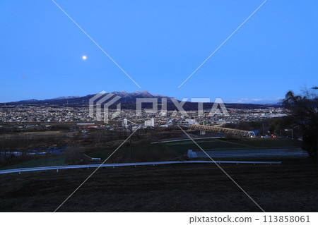 View from Hakoda Castle ruins (blue moment before sunrise, full moon) 113858061