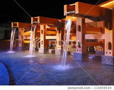 Kusatsu Onsen "Onsenmon" foot bath 113859319