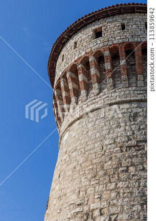 Vertical view of Torre dei Prigionieri in Brescia castle  113859642