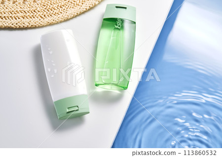 Shampoo and shower gel with moisturizing and sun protection effect. Shampoo and shower gel with moisturizing and sun protection effect. 113860532