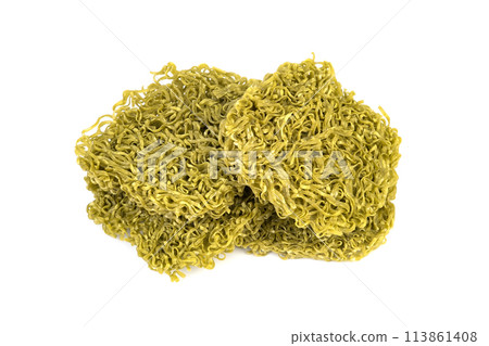 Japanese style green noodles,Uncooked dry instant vegetable noodle,Crispy jade noodles isolated on white background 113861408