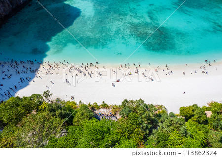 Aerial view of Maya bay beach in koh Phi Phi Leh, Krabi, Thailand 113862324