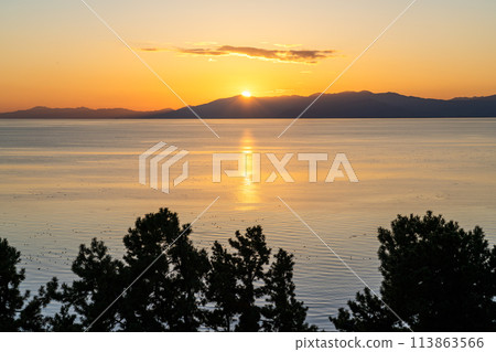 琵琶湖近日落的景色 113863566