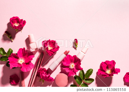 Make up products and flowers 113865558