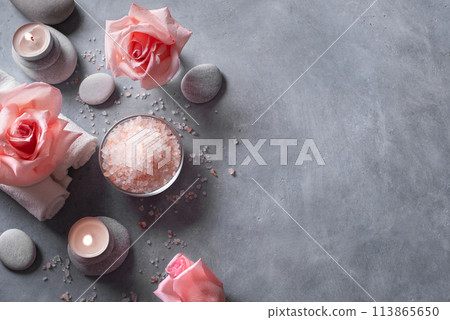 Spa Background with pink rose flowers and candles 113865650