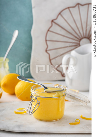 Freshly made lemon curd in a jar 113866733