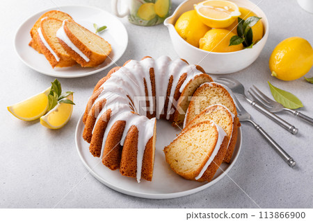 Lemon bundt cake with sugar powder vanilla icing Lemon bundt cake with sugar powder vanilla icing 113866900