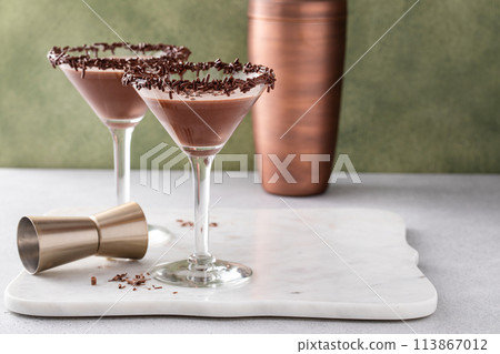 Chocolate martini, sweet cocktail idea Chocolate martini, sweet cocktail idea 113867012