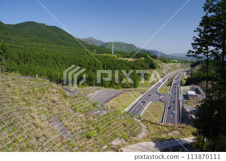 Spring holiday highway (Shin-Meishin Expressway, Komono IC-Suzuka PA/SIC, north side of Yokkaichi Tunnel) Spring holiday highway (Shin-Meishin Expressway, Komono IC-Suzuka PA/SIC, north side of Yokkaichi Tunnel) 113870111