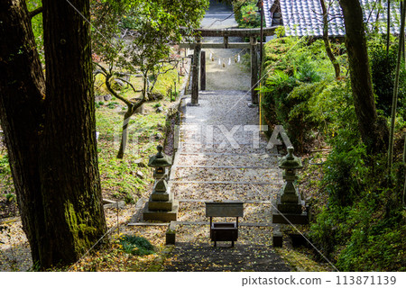 Autumn scenery at Owakujuku on the old Nakasendo road Autumn scenery at Owakujuku on the old Nakasendo road 113871139