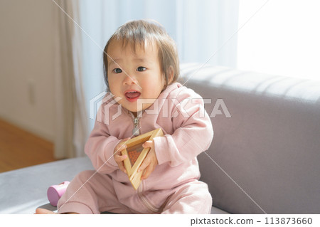 寶寶玩積木 113873660