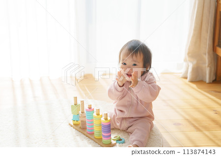 寶寶玩積木 寶寶玩積木 113874143