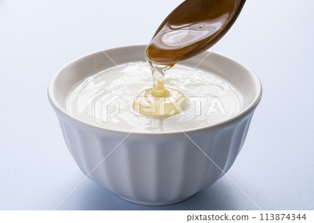 豆漿、豆漿優格、湯匙蜂蜜 113874344