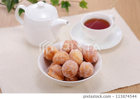 Delicious donut 113874544