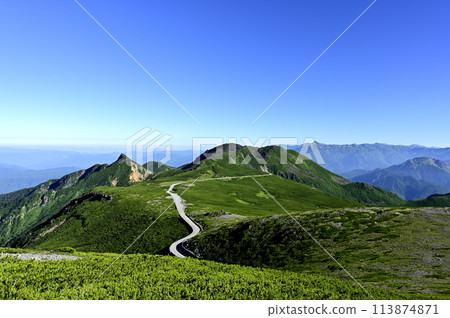 從Norikura山,山的早晨視圖 從Norikura山,山的早晨視圖 113874871