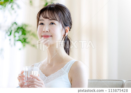 Beautiful woman Beautiful woman 113875428