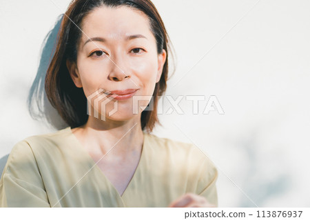 女生 女孩 女性 113876937