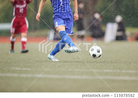 下雨天足球比賽 下雨天足球比賽 113878582