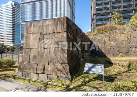 東京都千代田區江戶城外護城河赤坂禦門遺跡 東京都千代田區江戶城外護城河赤坂禦門遺跡 113879707