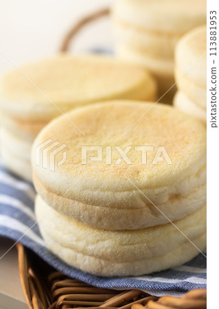 A stack of English muffins 113881953