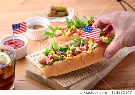 hot dog  113885147