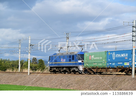 EF210 Momotaro 003 running on the JR Biwako Line EF210 Momotaro 003 running on the JR Biwako Line 113886639