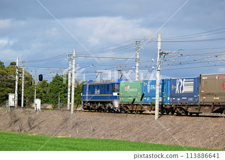 EF210 Momotaro 005 running on the JR Biwako Line 113886641