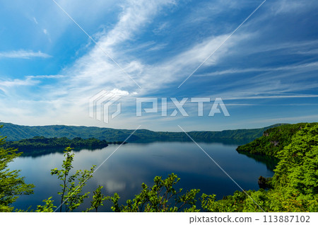 [Lake Towada, Aomori Prefecture] A large panoramic view of Lake Towada from the view 113887102