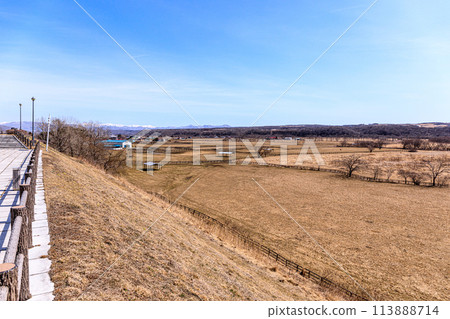 從北海道新冠町純種銀座停車場眺望的景色 [3 月] 113888714