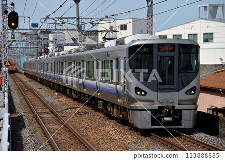 大阪環狀線運行 8 輛 225 系列關西機場/紀週寺快速列車 大阪環狀線運行 8 輛 225 系列關西機場/紀週寺快速列車 113888885