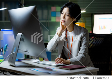 Female overtime business 113889884