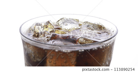 Refreshing cola carbonated drink Refreshing cola carbonated drink 113890254