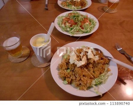 餐廳裡的美味抓飯 餐廳裡的美味抓飯 113890740