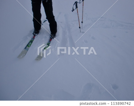 泰勒馬克滑雪被雪覆蓋 泰勒馬克滑雪被雪覆蓋 113890742