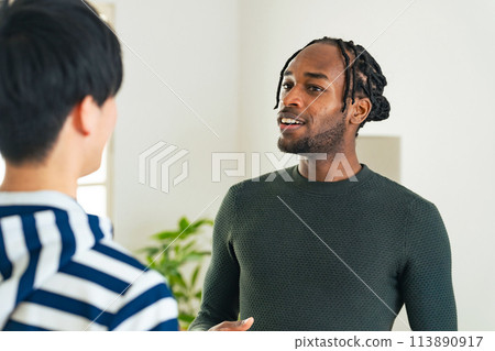 外國男人說話 113890917