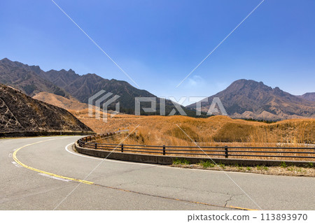 阿蘇索馬和春天蜿蜒的道路 阿蘇索馬和春天蜿蜒的道路 113893970
