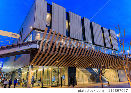 栃木縣:JR宇都宮站東口的城市景觀(Light Cube Utsunomiya) 栃木縣:JR宇都宮站東口的城市景觀(Light Cube Utsunomiya) 113897037