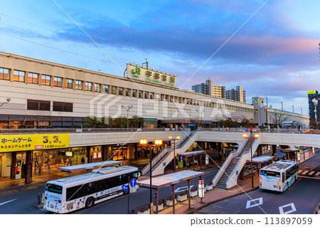 栃木縣，JR宇都宮站西口的街景（JR宇都宮車站巴士站） 113897059