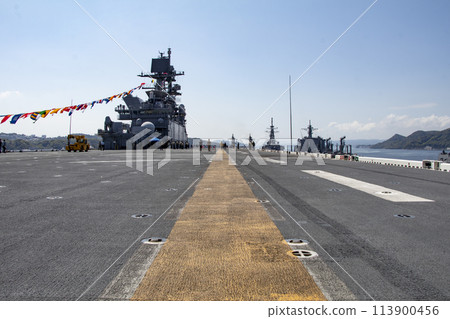 兩棲攻擊艦飛行甲板 113900456