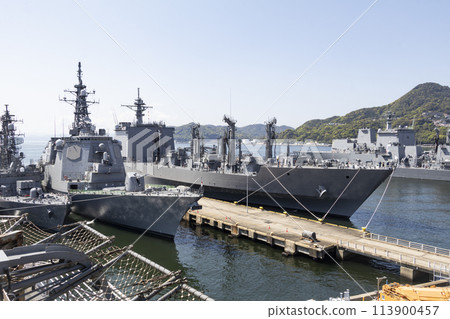 海上自衛隊艦艇 113900457