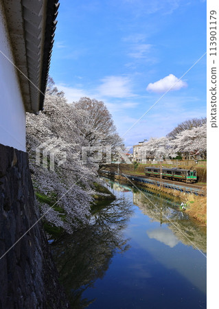 Kasumi Castle moat and the Ou Main Line 113901179