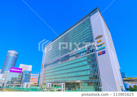 日本橫濱城市景觀新幹線、新橫濱站、橫濱H王子等景觀蔚藍的天空…邁向新時代 日本橫濱城市景觀新幹線、新橫濱站、橫濱H王子等景觀蔚藍的天空…邁向新時代 113901625