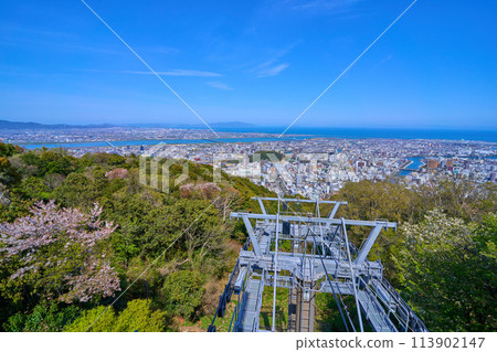 從德島縣德島市眉山町眉山公園眺望德島市（東側）的春天 113902147