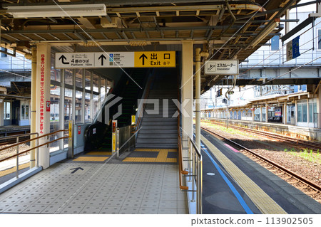 從北陸本線敦賀站到米原站的車窗所看到的景色（2022年夏季） 113902505