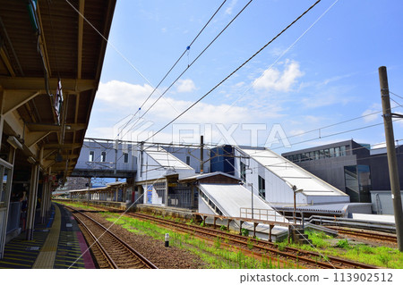 從北陸本線敦賀站到米原站的車窗所看到的景色（2022年夏季） 113902512