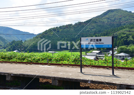 從北陸本線敦賀站到米原站的車窗所看到的景色(2022年夏季) 從北陸本線敦賀站到米原站的車窗所看到的景色(2022年夏季) 113902542