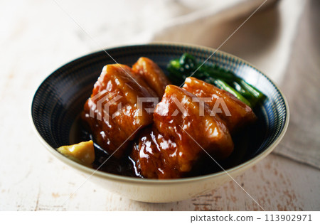 Pork belly boiled 113902971