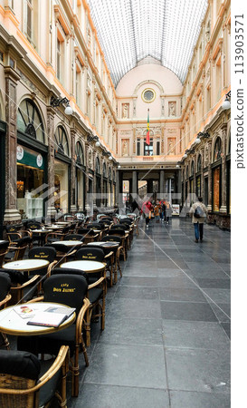 歐洲最古老的拱廊，比利時布魯塞爾的聖休伯特畫廊 113903571