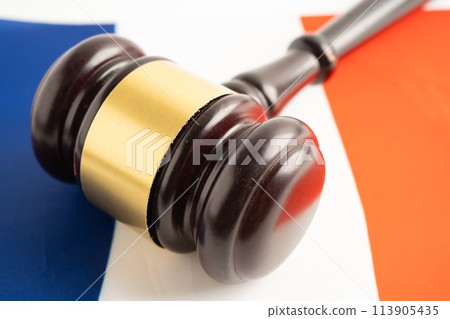 France flag with judge hammer, Law and justice court. 113905435