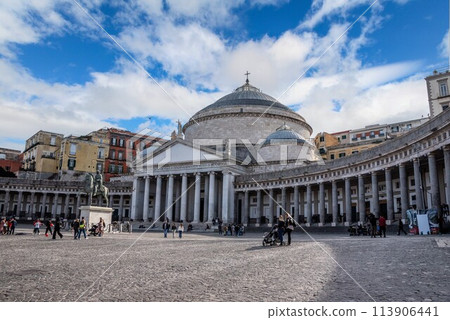 Huge classicistic basilica San Francesco di Paula in downtown Naples, Italy 113906441